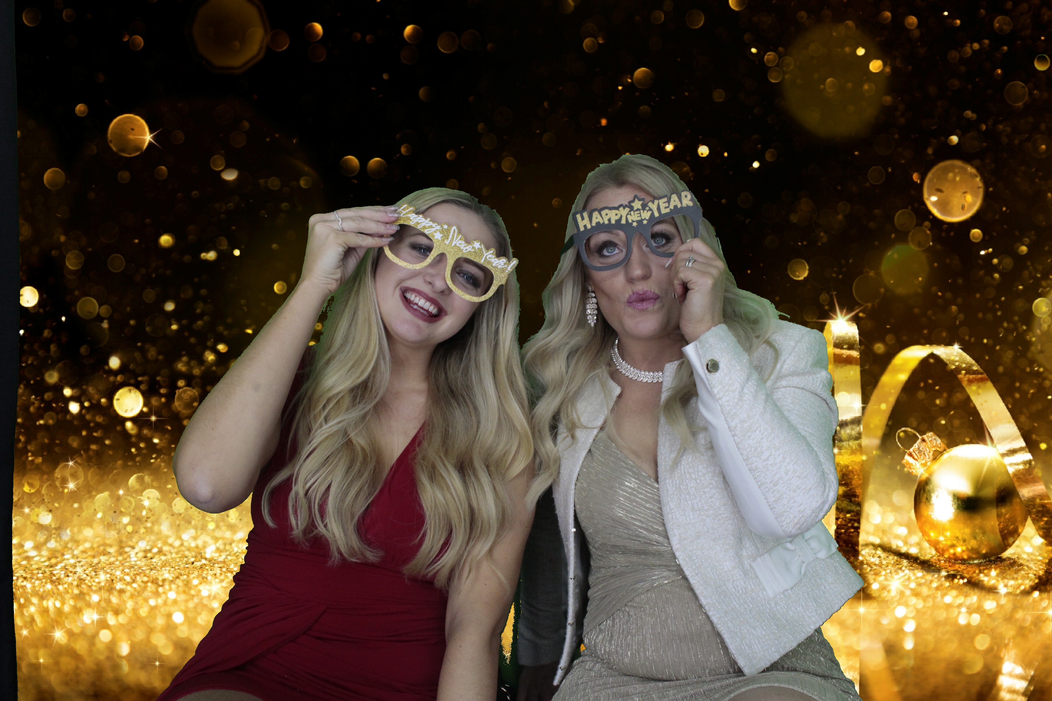 NYE Party | View more photos from the event at gallery.myphotoboothexperience.co.uk/u/MyPhotoBoothExperienceLtd/NYE-Party